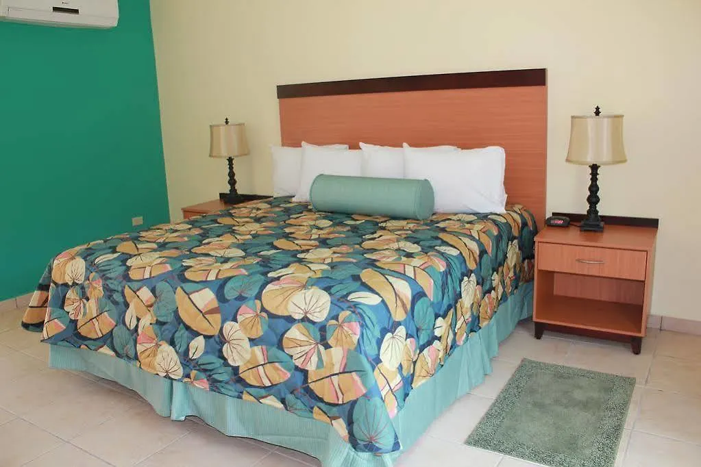 Parador Palmas De Lucia Yabucoa 2*,